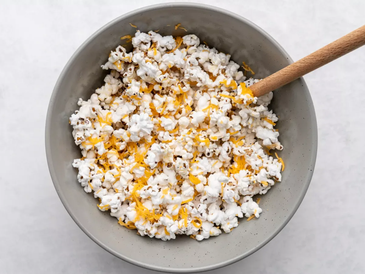 SPICEY CHEESE POPCORN