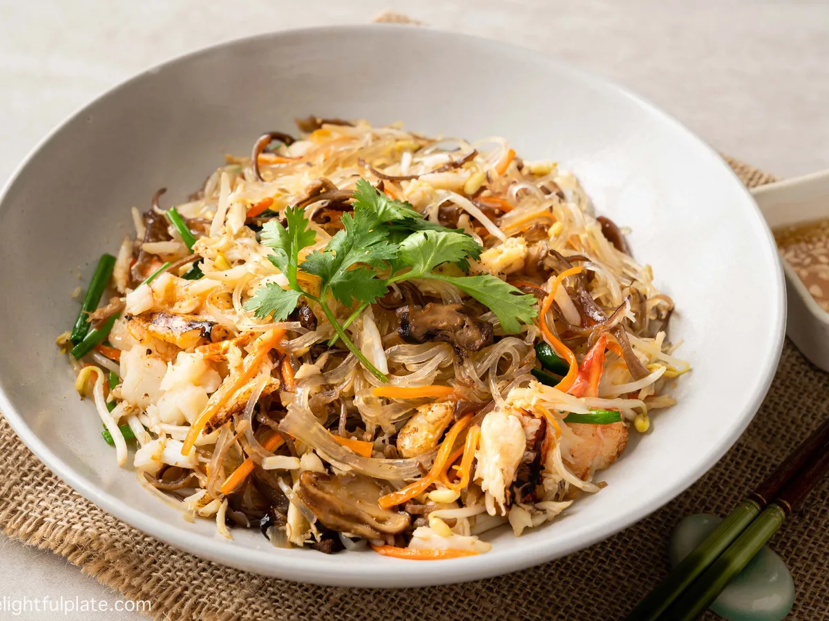 Stir−Fried Crabmeat With Cellophane Noodles