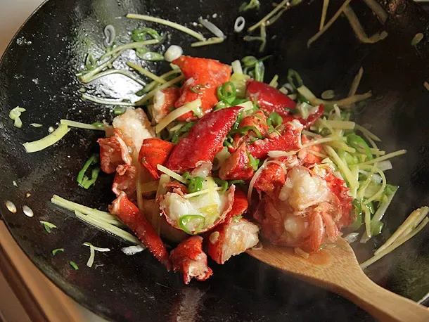 Stir-Fried Garlic And Ginger Lobster
