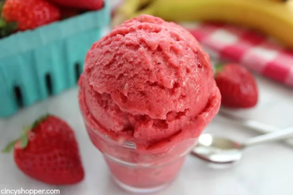 Strawberry−Banana Ice Cream