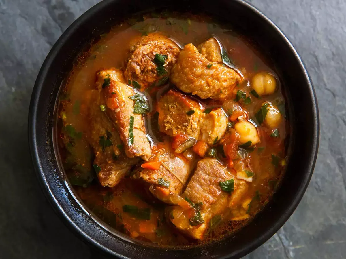 Sweet−And−Spicy Garbanzo Stew