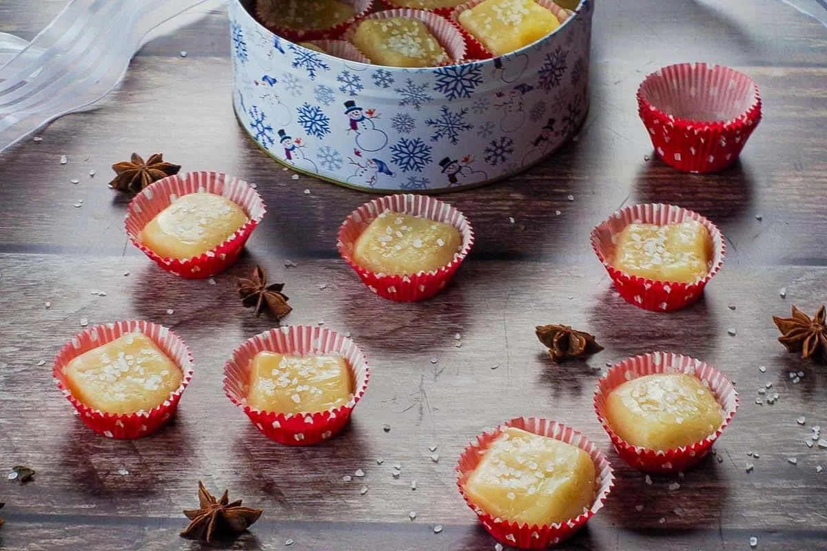 TOFFEE LACE CUPS