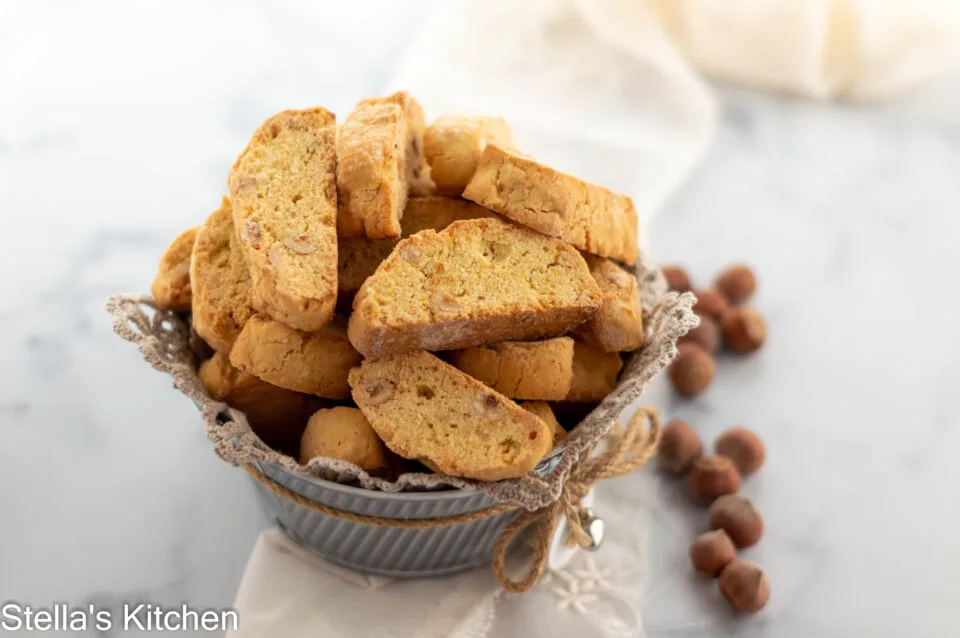 Tozzetti or Biscotti (Hazelnut cookies)