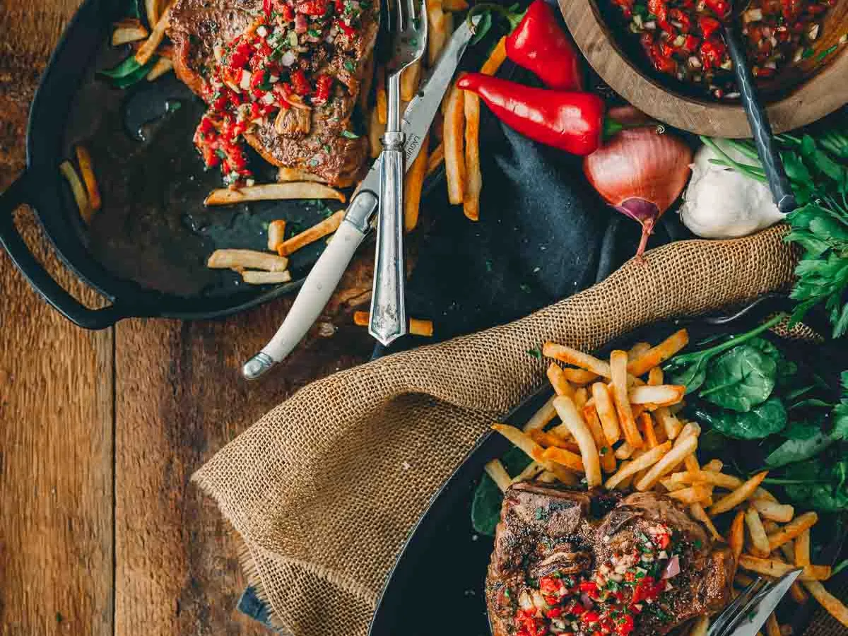 Veal Chops with Asparagus and Béarnaise