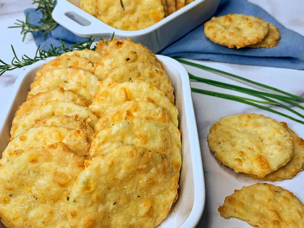 White Cheddar Cracker Croutons
